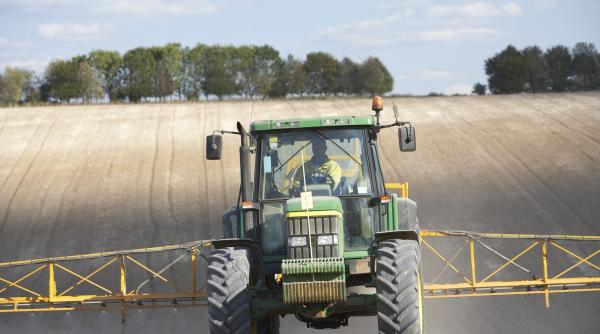 bani de la stat pentru fermierii care angajeaza tineri cu studii agricole