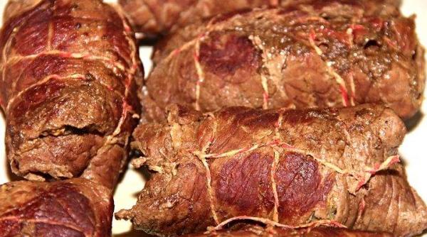reteta zilei rulada din fleica de porc