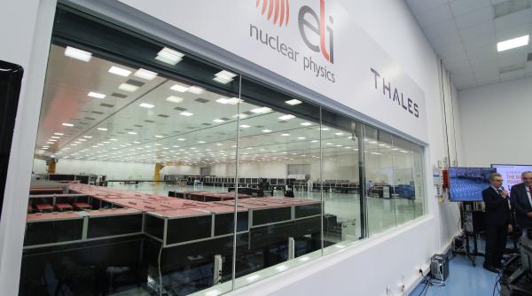 premiera mondiala laserul de la magurele a atins puterea de peste 10 petawatts