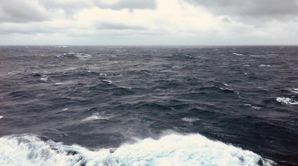 studiu oceanele absorb miliarde de tone de carbon din atmosfera intr un proces care se accelereaza