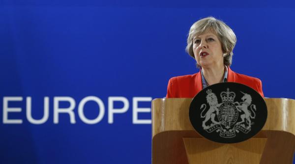 spre un brexit amanat cu noua luni