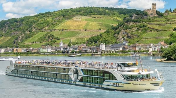 incident grav in olanda o nava de croaziera s a ciocnit cu un cargou