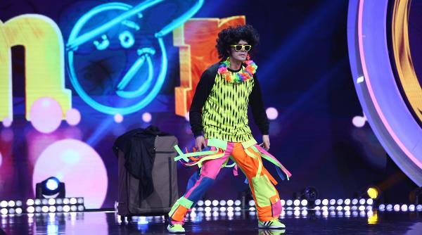 un concurent urca pe scena iumor dupa ce juratii i au interzis cheloo se razbuna acum pentru toti anii