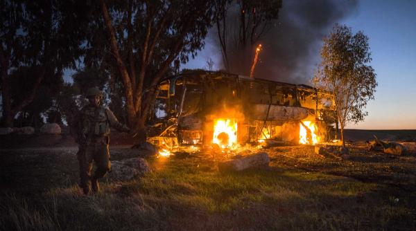 lovituri israeliene asupra fasiei gaza ca riposta la lansari de incarcaturi explozive