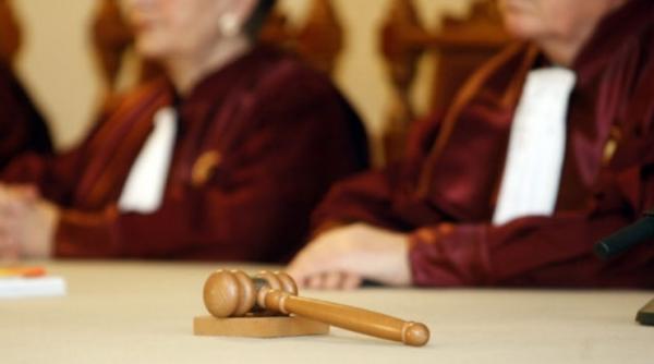 fostul presedinte al consiliului judetean arges constantin nicolescu a fost condamnat la 7 ani si 8 luni de inchisoare