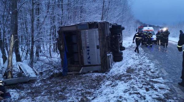 accident grav in iasi un microbuz cu 25 de pasageri s a rasturnat a fost activat planul rosu de interventie