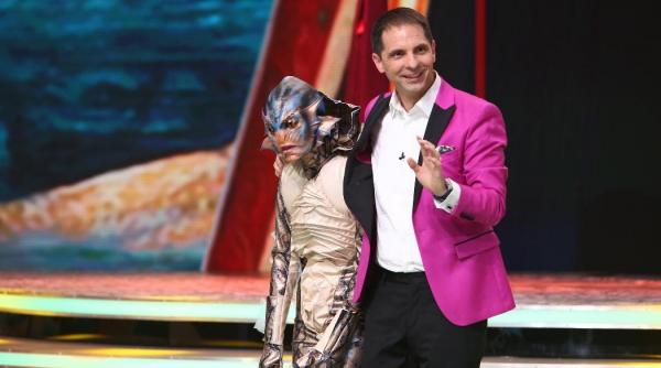 omul am bie urca joi pe scena misterelor a trebuit sa i gauresc ochii cu bormasina