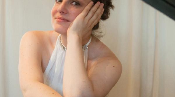 pianista madalina pasol aduce un omagiu lui dinu lipatti in cadrul stagiunii de colectie de la biblioteca nationala a romaniei