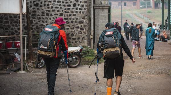 aseara cand asia express drumul elefantului a fost lider detasat de piata iubitul lui ruby a ajuns la spital in asia express soarta echipei pusa sub semnul intrebarii