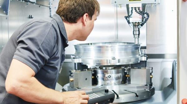 exodul muncitorilor inflamat de taxe stopat cu sindicatul estului