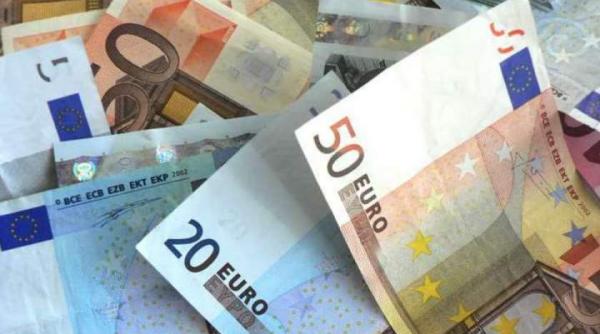 curs valutar leul s a depreciat marti in raport cu moneda euro