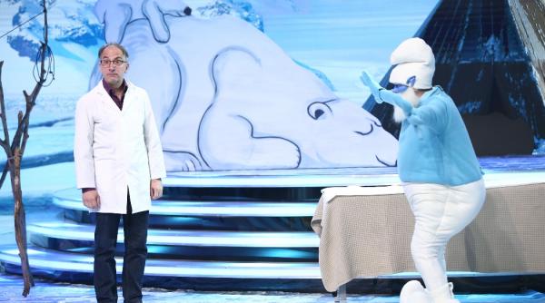 stefan cel mare un strumf un eschimos omul gorila mega robotul si un spectaculos chitarist urca pe scena misterelor