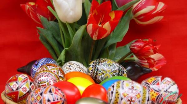 cei mai multi romani vor petrece acasa minivacanta de paste si 1 mai