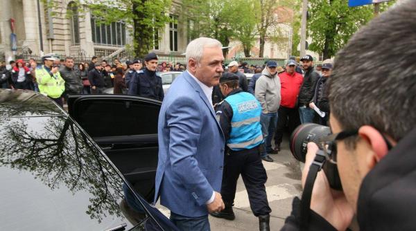 trei persoane duse la politie dupa o busculada in fata sediului inaltei curti de casatie si justitie