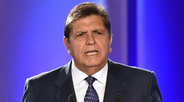 fostul presedinte al peru s a impuscat cand politistii au venit sa il aresteze