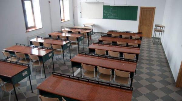 caz de meningita la liceul gheorghe lazar din capitala victima a murit