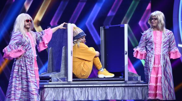 delia protagonista unui numar de magie la iumor cheloo catre magician poti sa n o mai aduci inapoi