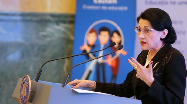 dispar 30 000 de locuri de la liceu