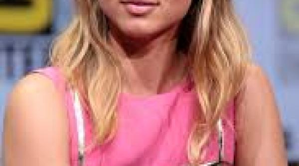 ana de armas noua bond girl in cel de al 25 lea lungmetraj al seriei