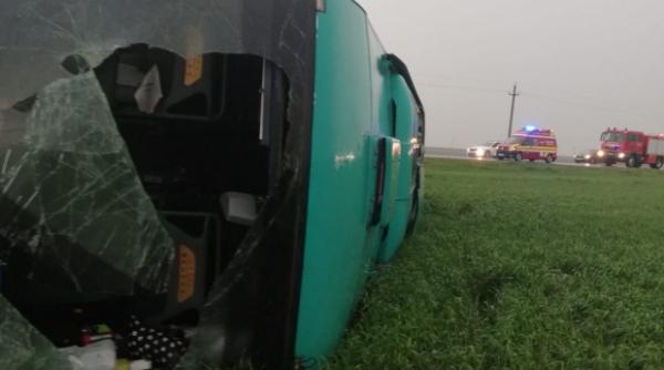 accident grav in calarasi un autocar s a rasturnat din cauza vantului a fost activat planul rosu 40 de persoane sunt implicate