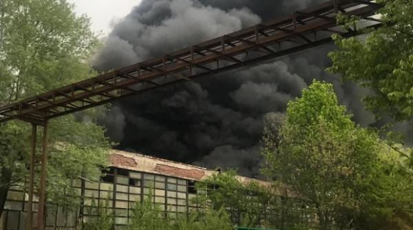 incendiu de proportii in dambovita a fost emisa avertizare prin sistemul ro alert