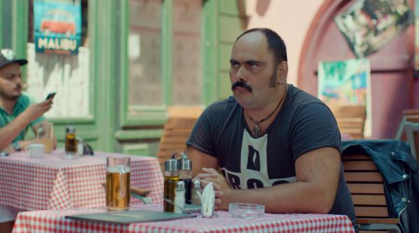 la proba pentru rolul ariciu din liber ca pasarea cerului actorul adrian anghel i a rupt regizorului un scaun de epoca