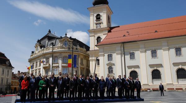 galerie foto liderii uniunii europene au facut poza de grup la sibiu