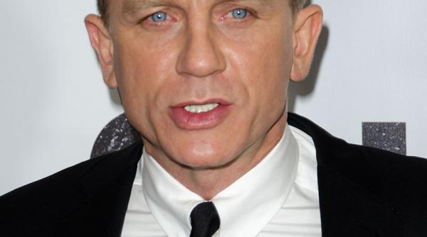 daniel craig celebrul actor din james bond s a accidentat iar filmarile pentru bond 25 au fost suspendate