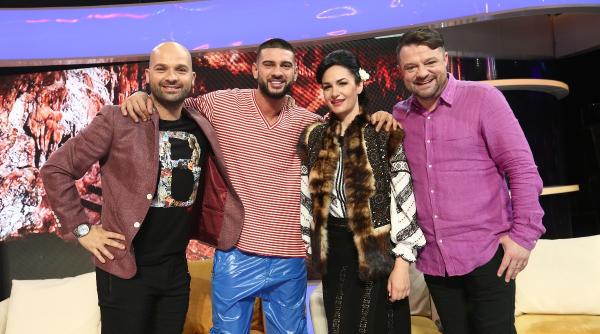 fantoma de la opera gollum duhul lampii doica din romeo si julieta un minion si un extraterestru urca pe scena misterelor