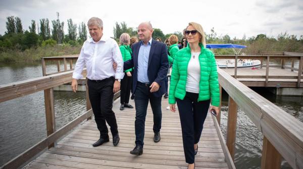 cel mai important proiect de agrement din capitala a fost finalizat traseul turistic al lacurilor floreasca tei poate fi parcurs cu bicicleta pietonal si nautic