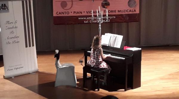 flori si zambete pe acorduri de pian