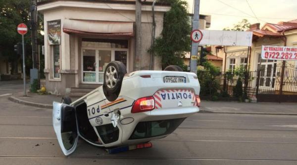 accident teribil in centrul ploiestiului un politist beat s a rasturnat cu masina de serviciu