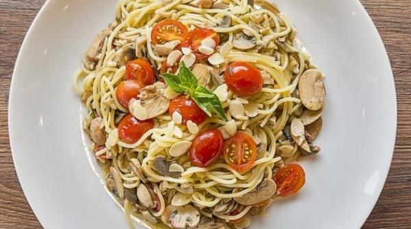 reteta zilei spaghete cu rosii ciuperci si busuioc