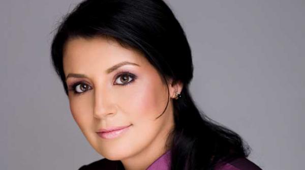 camelia voiculescu si alessandra stoicescu premiate la gala capital