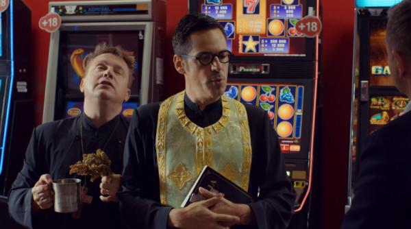 orlando stefan banica si ducu marius florea vizante devin preotii nicodim si pafnutie in serialul de comedie liber ca pasarea cerului