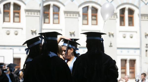 ministerul educatiei deruteaza elevii