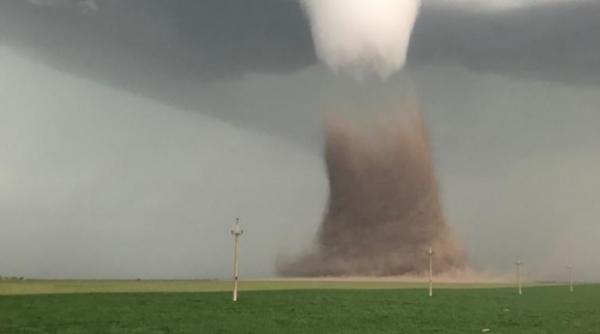 avertizare anm de ultima ora cod rosu de grindina si vant cu aspect tornadic in localitati din ialomita si calarasi vineri seara