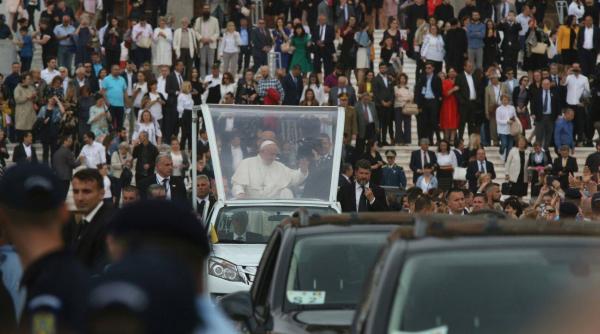 papa francisc a folosit papamobil surpriza