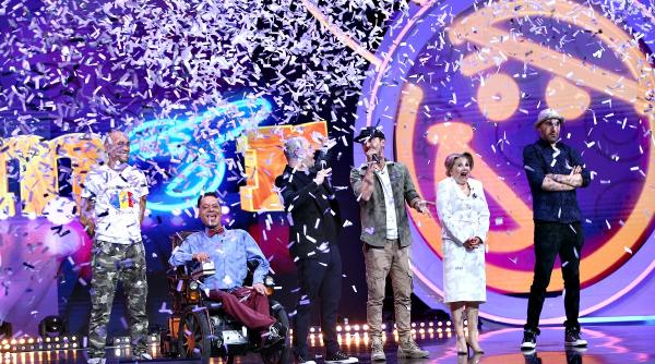 finala fara precendent la iumor irena boclinca i a donat marele premiu lui vasi borcan