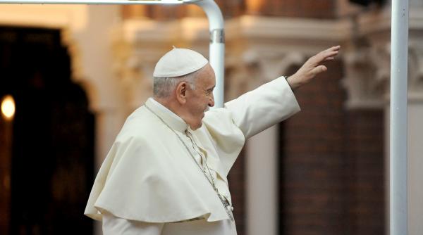 papa francisc a plecat de la campia libertatii din blaj