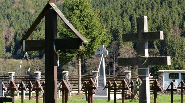 mapn peste 1 300 de militari de mai multe nationalitati inclusiv romani inhumati in cimitirul eroilor de la valea uzului