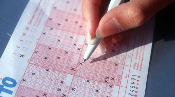 un american a castigat peste 300 de milioane de dolari la loterie datorita unei prajituri cu ravas