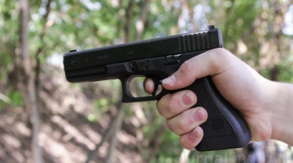 focuri de arma trase de politistii de frontiera din botosani in timpul unei misiuni de prindere a unor contrabandisti de tigari