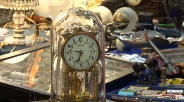 targul anticarilor in parcul obor