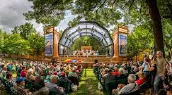 ansambluri din sase tari la festivalul international de folclor muzici si traditii in bucuresti