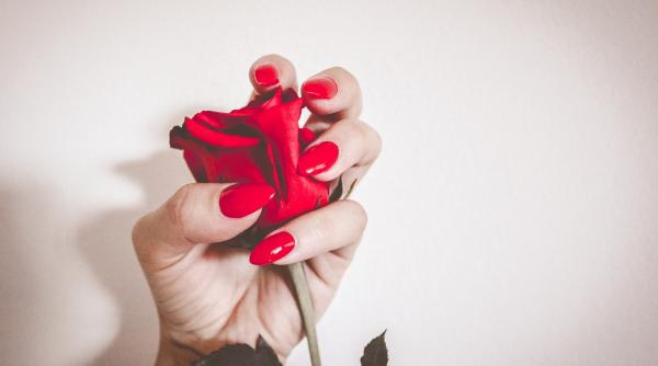 10 alimente pentru par si unghii frumoase si puternice