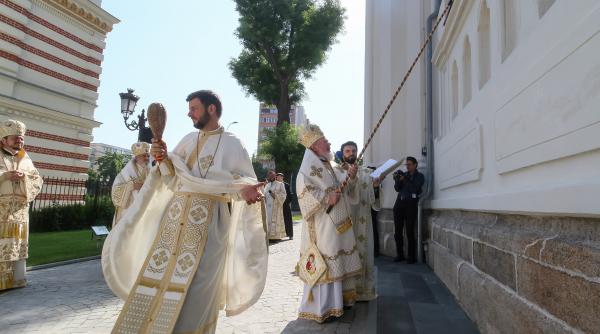 patriarhul daniel a sfintit catedrala sfantul spiridon nou din bucuresti