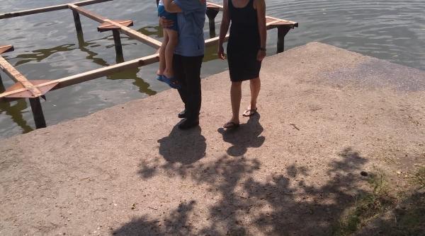 primaria capitalei politistii locali au salvat o femeie de la inec