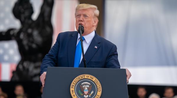 trump acuza the new york times de tradare