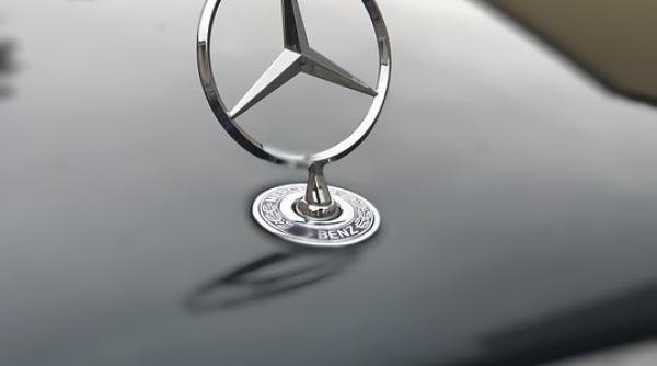 daimler recheama in service inca 60 000 de masini mercedes benz
